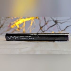 NYX Cosmetics Full Throttle Shadow Stick Night Walker 02